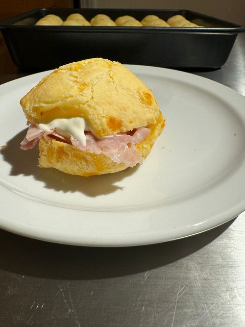 Latest company Solutions about パパのマシーンで米顧客のためにブラジルチーズパンを作る