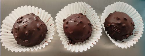 最新の企業ブログについて 革新的な同時チョコレート＆ピーナッツコーティング技術が、餅の製造課題を解決することに成功しました。